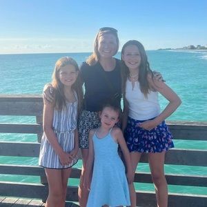 Meet your Posher, Angie